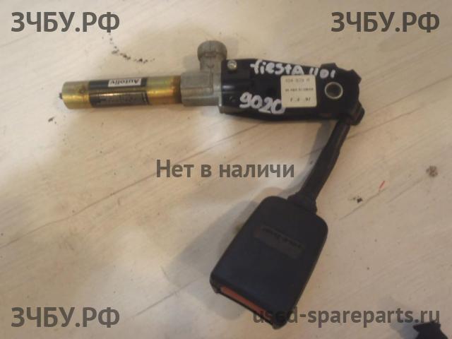 Ford Fiesta 4 Ответная часть ремня безопасности