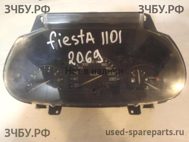 Ford Fiesta 4 Панель приборов