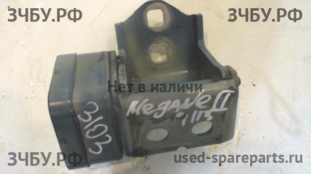 Renault Megane 2 Петля двери передней правой