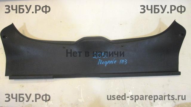 Renault Megane 2 Накладка задней панели