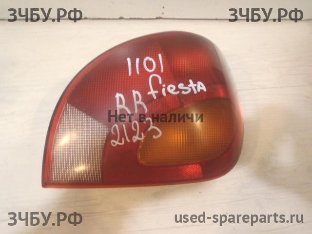 Ford Fiesta 4 Фонарь правый