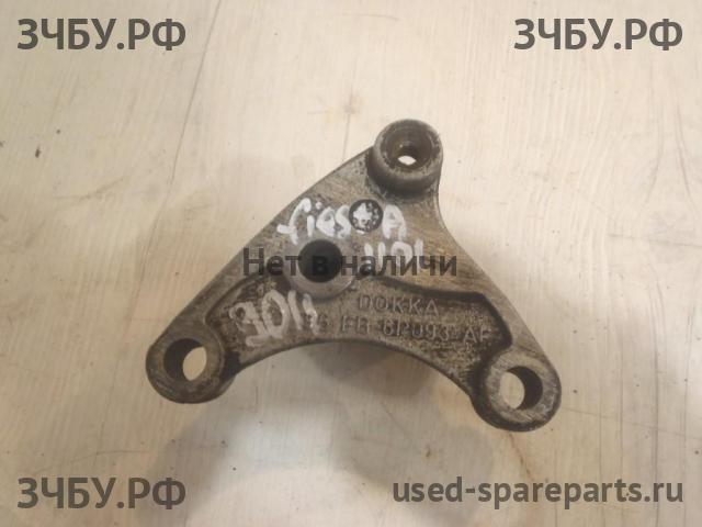 Ford Fiesta 4 Кронштейн крепления КПП