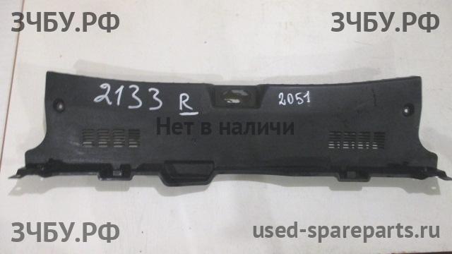 Hyundai Grandeur 2 Накладка задней панели