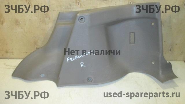 Land Rover Freelander 1 Обшивка багажника боковая правая
