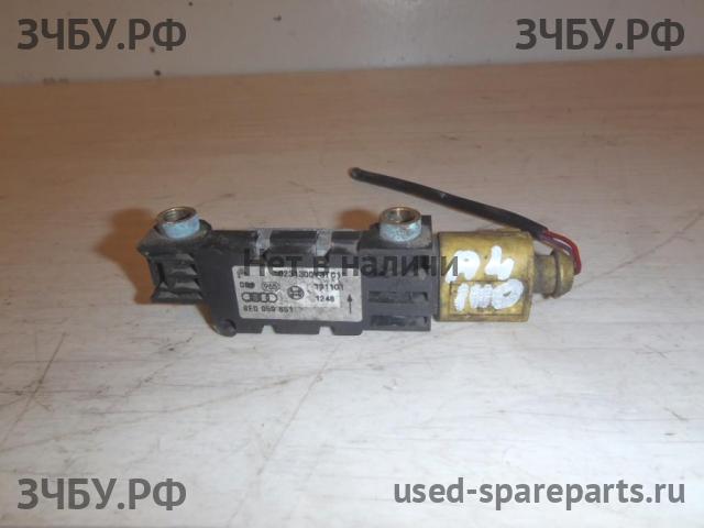 Audi A4 [B6] Датчик удара AIR BAG (SRS)