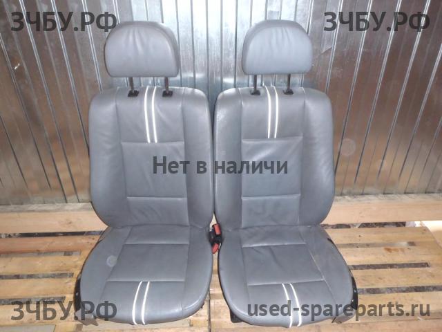 BMW X3 E83 Сиденья (комплект)