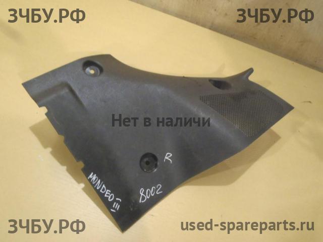 Ford Mondeo 3 Накладка задней панели