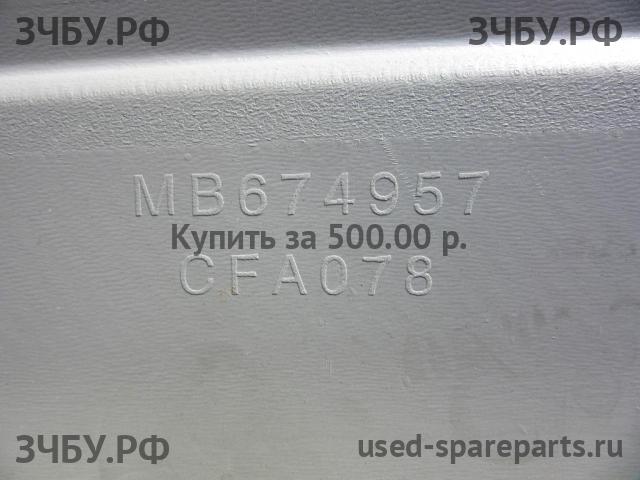 Mitsubishi Pajero/Montero 2 Накладка двери передней правой