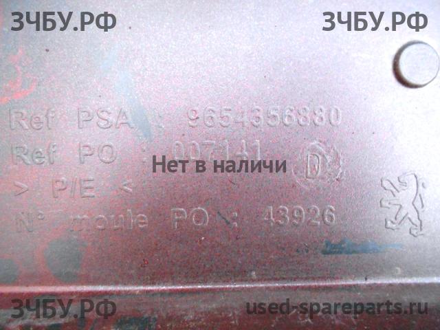 Peugeot 207 Бампер передний