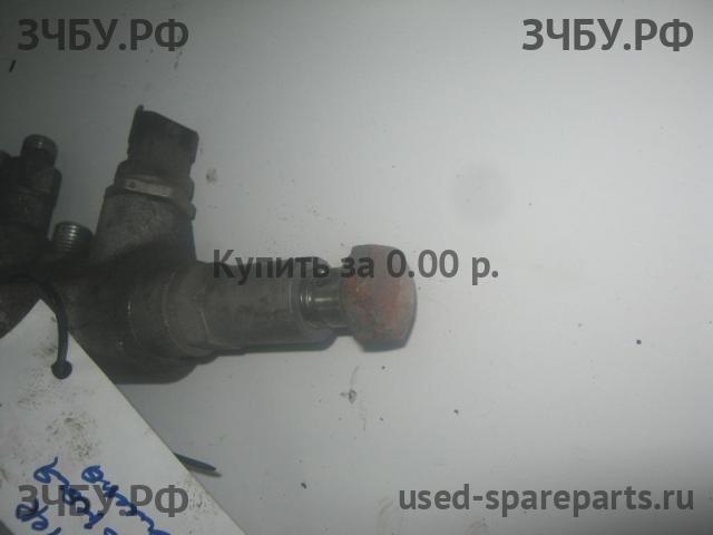 Mitsubishi Fuso/Canter (2) Рейка топливная (рампа)