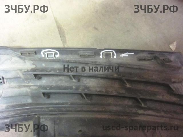 Nissan Tiida 1 Решетка радиатора