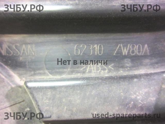 Nissan Tiida 1 Решетка радиатора