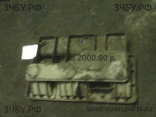 Isuzu NQR 71P Фонарь правый