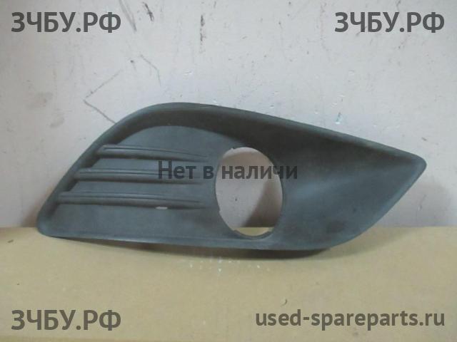 Ford Focus 2 (рестайлинг) Рамка противотуманной фары правой