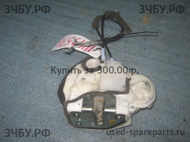 Honda Civic 8 (4D) Замок двери задней левой