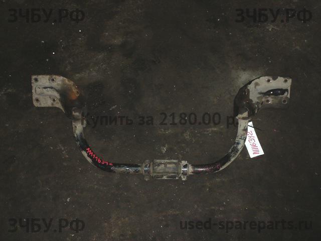Isuzu NQR 71P Кронштейн крепления ДВС
