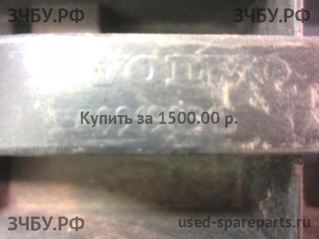 Volvo V70 (2) Наполнитель бампера задний
