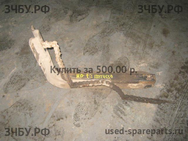 Hyundai HD 72 Крепёж бензобака