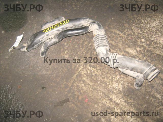 Subaru Legacy 2 (B11) Патрубок воздушного фильтра