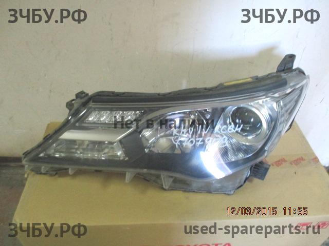 Toyota RAV 4 (4) Фара левая