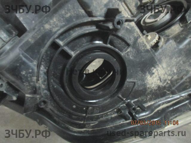 Mitsubishi Pajero/Montero 4 Фара левая