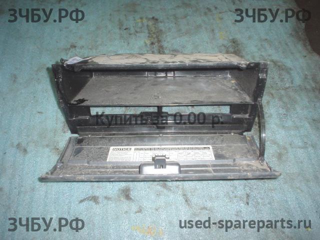 Isuzu NQR 75P Бардачок