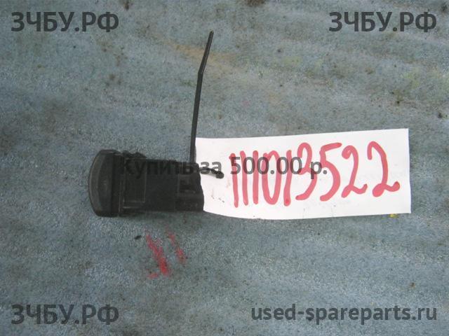 Isuzu NQR 75P Кнопка аварийной сигнализации