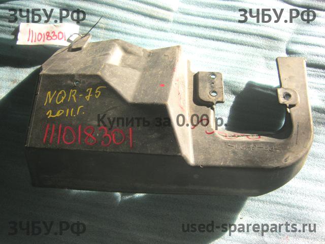 Isuzu NQR 75P Кожух рулевой колонки