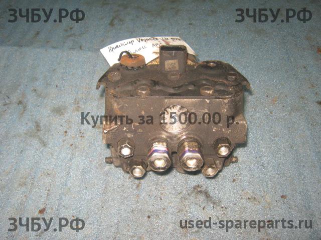 Chrysler Voyager/Caravan 2 Блок ABS (насос)