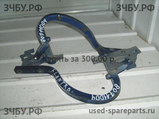 Hyundai Elantra 1 Петля двери багажника