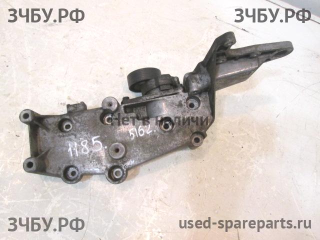 Volvo S40 (1) Кронштейн генератора