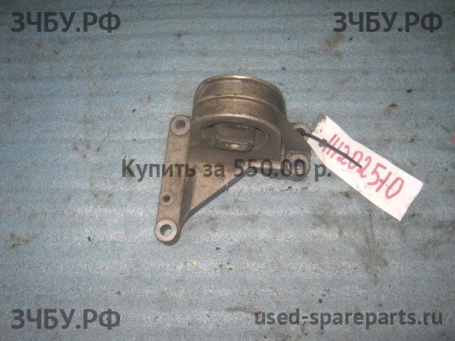 Volvo V70 (3) Опора двигателя