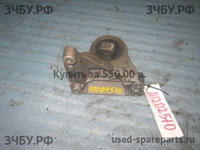 Volvo V70 (3) Опора двигателя