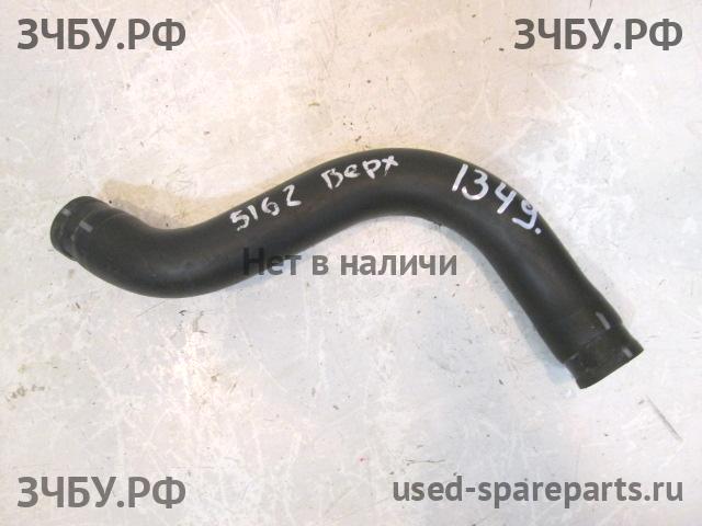 Volvo S40 (1) Патрубок радиатора