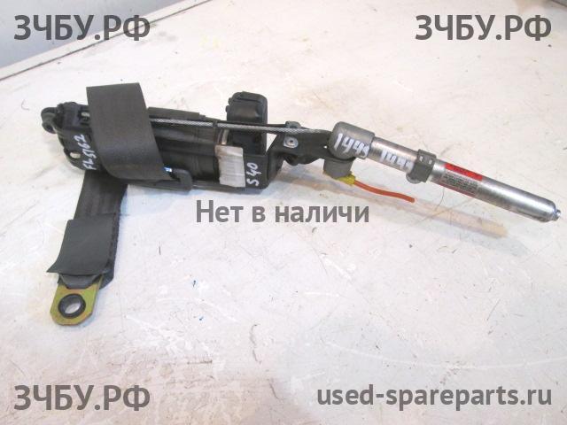 Volvo S40 (1) Ремень безопасности
