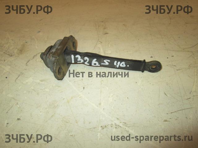 Volvo S40 (1) Ограничитель двери