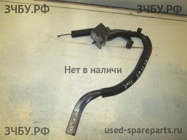 Fiat Albea Петля двери багажника