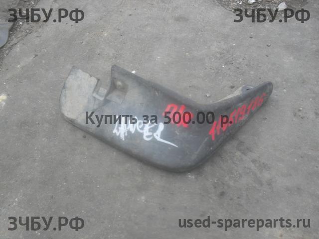 Mitsubishi Lancer 10 [CX/CY] Брызговик передний правый