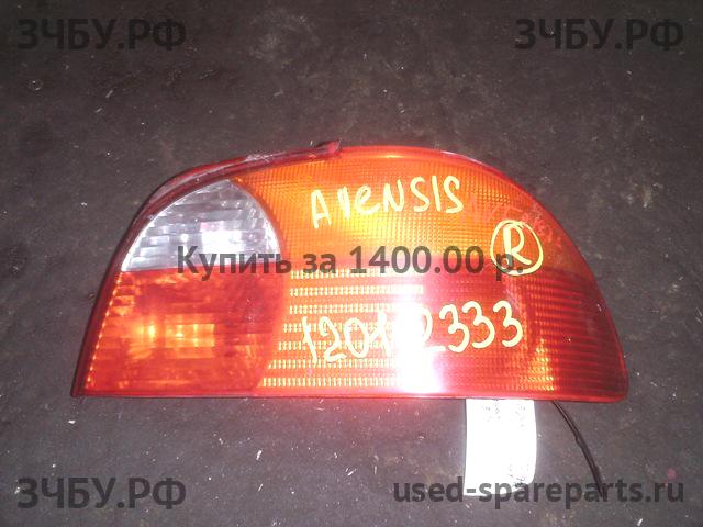 Toyota Avensis 1 Фонарь правый