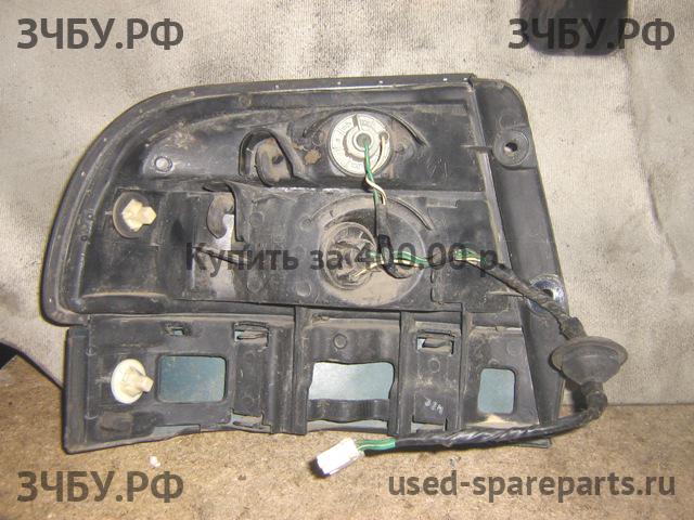 Toyota Carina.E (T190) Фонарь правый