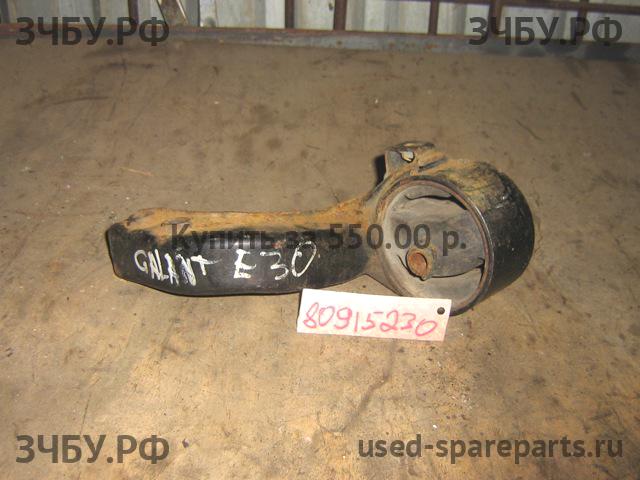 Mitsubishi Galant 6 (E3) Опора двигателя